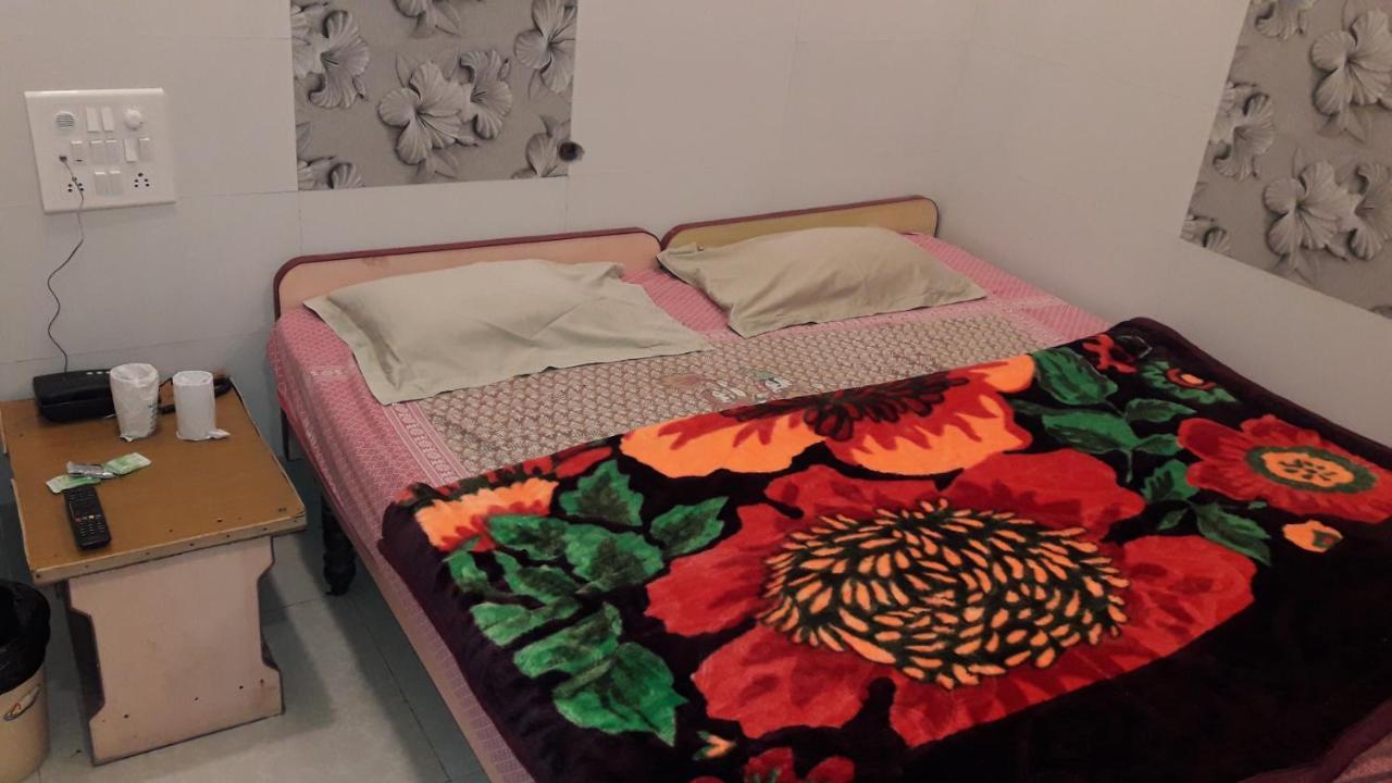 Star Guesthouse 迪乌 外观 照片